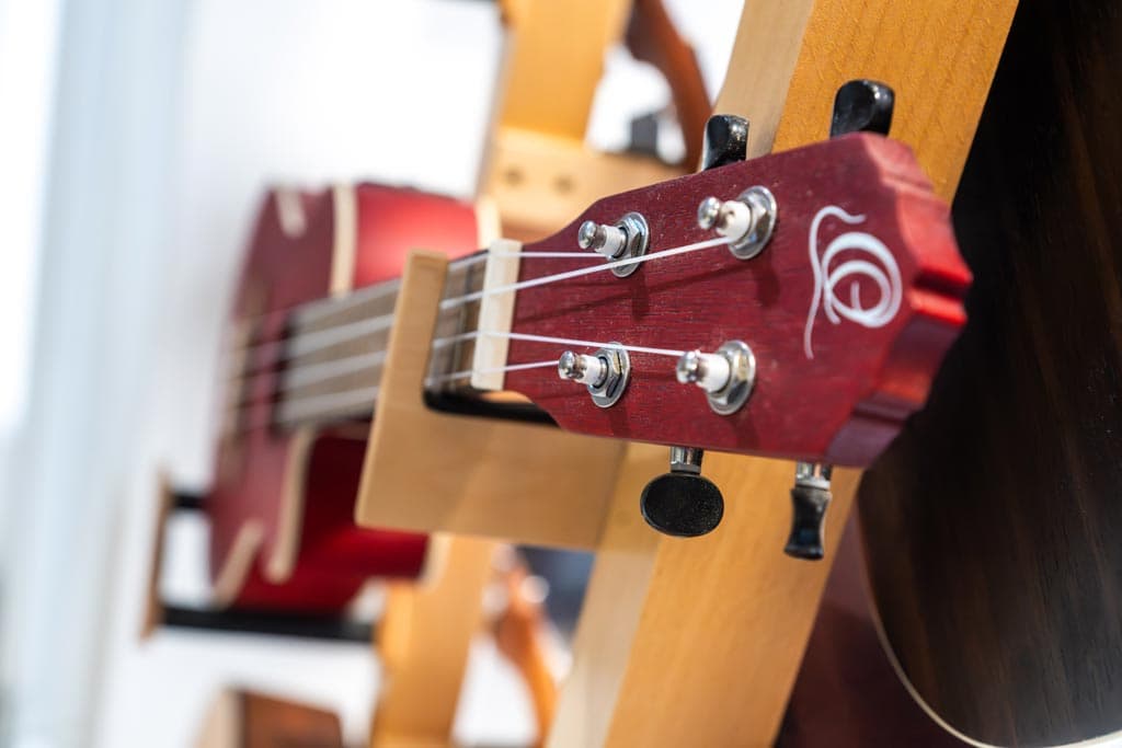 Conoce por dentro Clef Music, tu tienda de música en Ferrol
